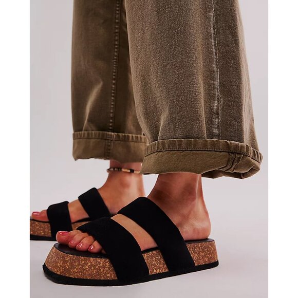 🎉LAST CHANCE🎉 FREE PEOPLE Fairmount Flared Sandals / Black - Picture 3 of 13